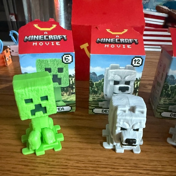 Minecraft Movie Creeper and Wolf Figures Collectible Set - Picture 2 of 5